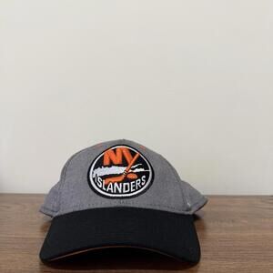 New York Islanders Reebok Logo Baseball Cap Grey Men’s